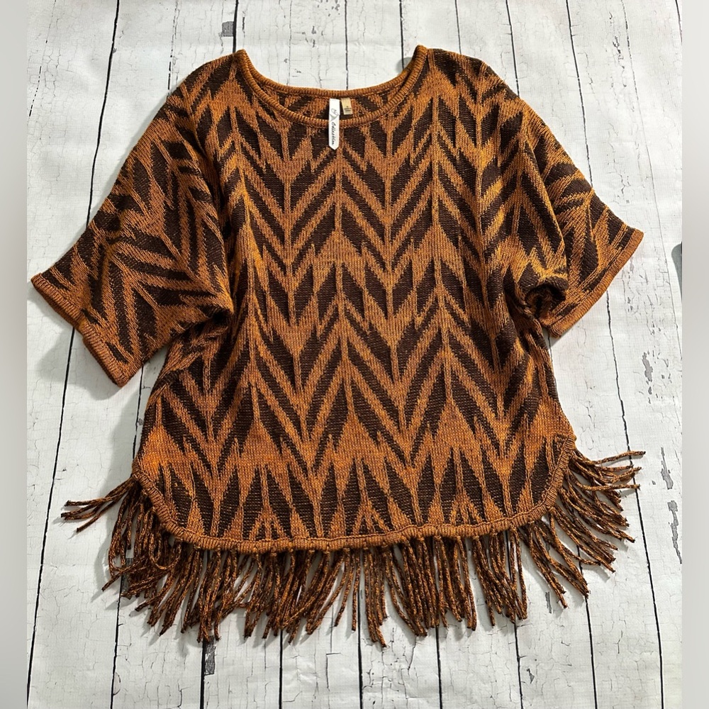 NYCollection Aztec Print Short Sleeve Poncho Sweater Size S Copper/W fringe
